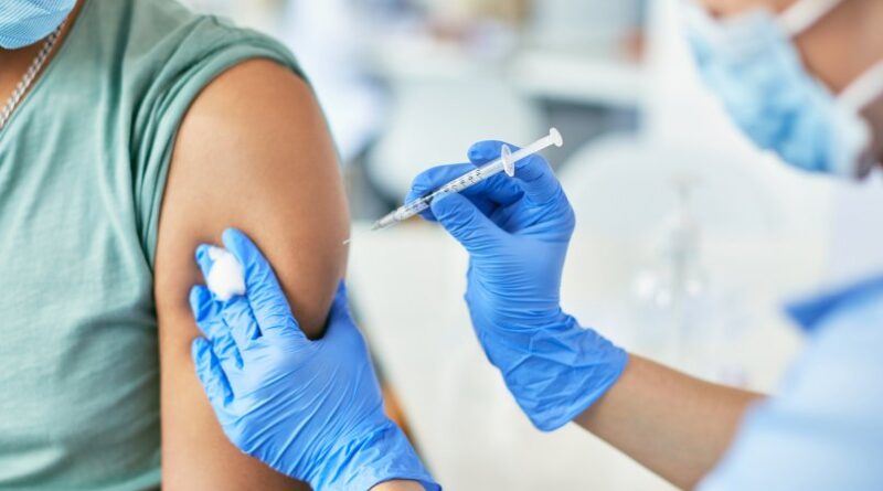 Experta advierte por virus respiratorios de invierno: “Vacunarse ahora es clave para enfrentar el peak”